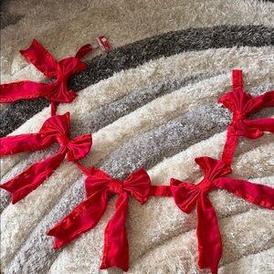 Red Bow Garland